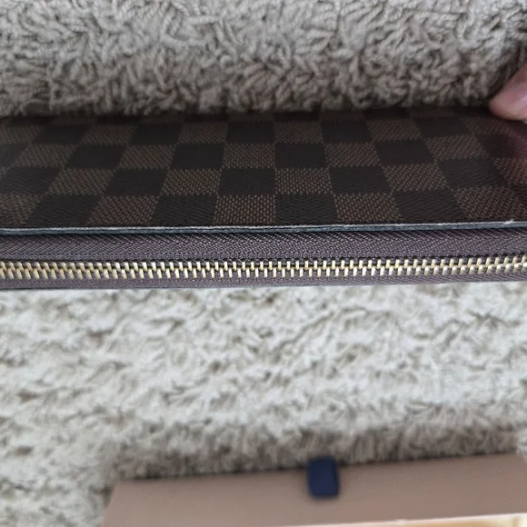 Louis Vuitton Wallet - Picture 13 of 14